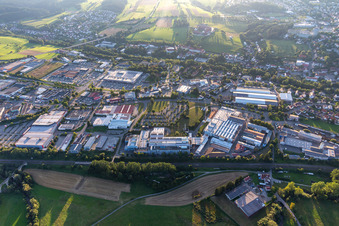 Vue aérienne de Zone industrielle Tuttlinger Straße, MAHLE GmbH à le quartier Rottenmünster in Rottweil dans le département Bade-Wurtemberg, Allemagne