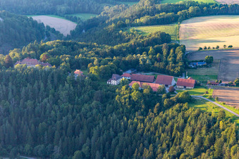 Vue aérienne de Ferme Hohenstein à le quartier Hohenstein in Dietingen dans le département Bade-Wurtemberg, Allemagne