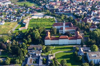 Vue aérienne de Monastère de Schussenried à le quartier Roppertsweiler in Bad Schussenried dans le département Bade-Wurtemberg, Allemagne
