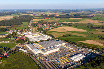 Sites de production de Liebherr-Mischtechnik GmbH à le quartier Kürnbach in Bad Schussenried dans le département Bade-Wurtemberg, Allemagne d'en haut