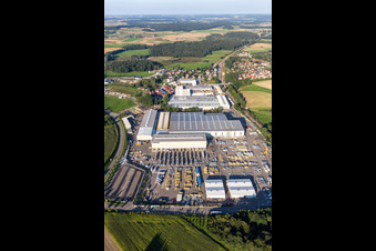 Sites de production de Liebherr-Mischtechnik GmbH à le quartier Kürnbach in Bad Schussenried dans le département Bade-Wurtemberg, Allemagne vue d'en haut