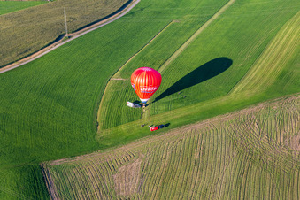 Vue aérienne de Lancement du ballon Ehrmann à le quartier Michelwinnaden in Bad Waldsee dans le département Bade-Wurtemberg, Allemagne