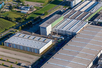 Vue oblique de Usine de fabrication de véhicules de Hymer Reisemobile GmbH à le quartier Steinenberg in Bad Waldsee dans le département Bade-Wurtemberg, Allemagne