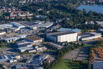 Vue aérienne de Complexe immobilier et centre logistique dans les locaux de Versandhaus Walz GmbH, Baby-Walz à Bad Waldsee dans le département Bade-Wurtemberg, Allemagne