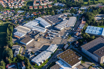 Vue aérienne de Usine de fabrication de véhicules de Hymer Reisemobile GmbH à Bad Waldsee dans le département Bade-Wurtemberg, Allemagne