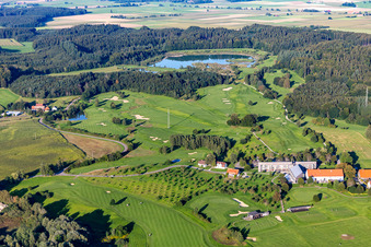 Vue aérienne de Club de golf princier de Haute-Souabe eV à le quartier Hopfenweiler in Bad Waldsee dans le département Bade-Wurtemberg, Allemagne