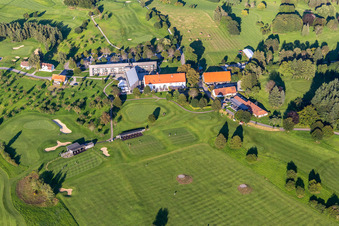 Vue aérienne de Hôtel Sportpark, Club de golf princier de Haute-Souabe e.V., Principauté Nature Resort Bad Waldsee à le quartier Hopfenweiler in Bad Waldsee dans le département Bade-Wurtemberg, Allemagne