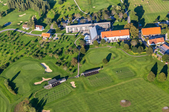 Vue aérienne de Clubhouse du parcours de golf du Club de golf princier de Haute-Souabe eV à le quartier Hopfenweiler in Bad Waldsee dans le département Bade-Wurtemberg, Allemagne