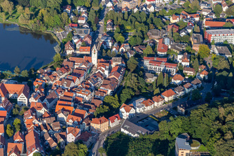 Vue aérienne de Tour Wurzacher Tor Vestiges de l'ancien mur d'enceinte historique de la ville à Bad Waldsee dans le département Bade-Wurtemberg, Allemagne