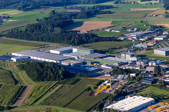 Usine de fabrication de véhicules de Hymer Reisemobile GmbH à le quartier Steinenberg in Bad Waldsee dans le département Bade-Wurtemberg, Allemagne depuis l'avion