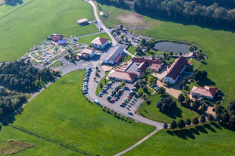 Vue aérienne de Hôtel Hofgut Tiergarten à Aulendorf dans le département Bade-Wurtemberg, Allemagne