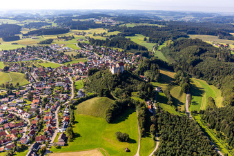 Vue aérienne de Château Waldburg à le quartier Sieberatsreute in Waldburg dans le département Bade-Wurtemberg, Allemagne