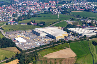 Sites de production de Liebherr-Mischtechnik GmbH à le quartier Kürnbach in Bad Schussenried dans le département Bade-Wurtemberg, Allemagne depuis l'avion