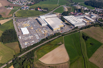 Vue d'oiseau de Sites de production de Liebherr-Mischtechnik GmbH à le quartier Kürnbach in Bad Schussenried dans le département Bade-Wurtemberg, Allemagne