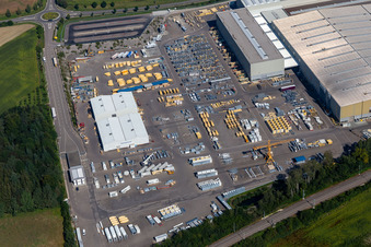 Sites de production de Liebherr-Mischtechnik GmbH à le quartier Kürnbach in Bad Schussenried dans le département Bade-Wurtemberg, Allemagne vue du ciel