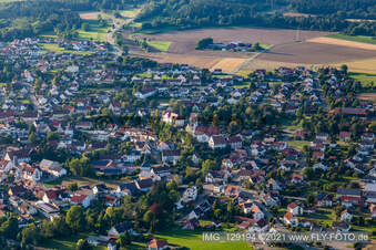 Vue aérienne de Église de l'Assomption de Marie à Bingen dans le département Bade-Wurtemberg, Allemagne
