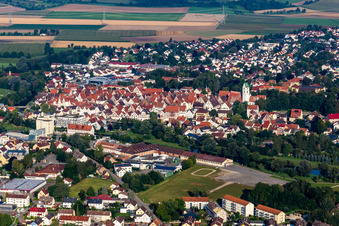 Vue aérienne de Zone riveraine du Danube - cours du fleuve à Riedlingen dans le département Bade-Wurtemberg, Allemagne