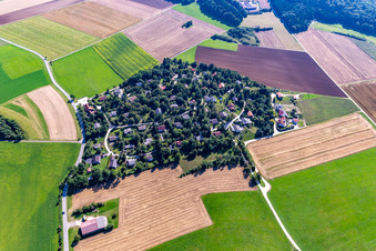 Vue aérienne de Résidence de vacances à le quartier Inneringen in Hettingen dans le département Bade-Wurtemberg, Allemagne