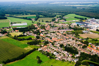 Vue aérienne de De Voort dans le département Limbourg, Pays-Bas