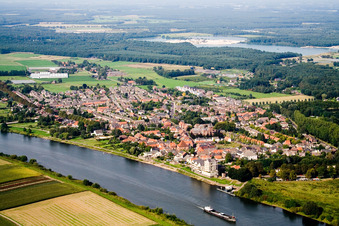 Vue aérienne de Lottum dans le département Limbourg, Pays-Bas