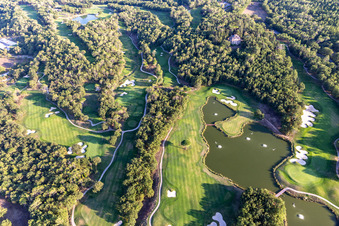 Vue oblique de Terre Blanche Resort à Tourrettes dans le département Var, France
