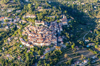 Photographie aérienne de Historique sur une colline du Var à Montauroux à Callian dans le département Var, France