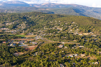 Montauroux dans le département Var, France depuis l'avion