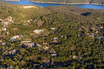 Enregistrement par drone de Montauroux dans le département Var, France