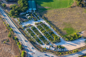 Vue aérienne de Peperonière La Colle Noire à Montauroux dans le département Var, France