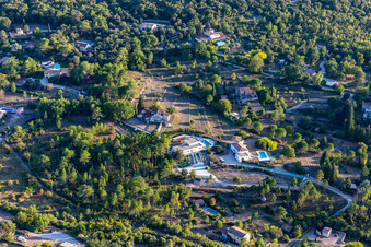 Montauroux dans le département Var, France du point de vue du drone