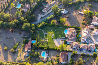 Vue aérienne de Montauroux dans le département Var, France