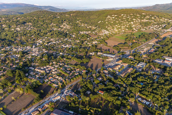 Montauroux dans le département Var, France du point de vue du drone
