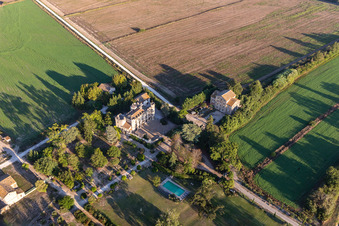 Clamasix Domaine Breuil à Graveson dans le département Bouches du Rhône, France hors des airs