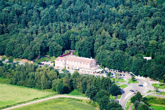 Vue aérienne de Broekhuizen dans le département Limbourg, Pays-Bas