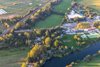 Vue aérienne de Camping de Besançon à Chalezeule dans le département Doubs, France