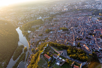 Photographie aérienne de Vue de la vieille ville de Citadelle à le quartier Citadelle in Besançon dans le département Doubs, France