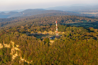 Vue aérienne de Fort de Montfaucon à Montfaucon dans le département Doubs, France