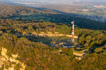 Vue aérienne de Fort de Montfaucon à Montfaucon dans le département Doubs, France