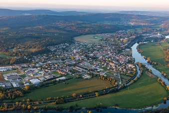 Vue aérienne de Roche-lez-Beaupré dans le département Doubs, France
