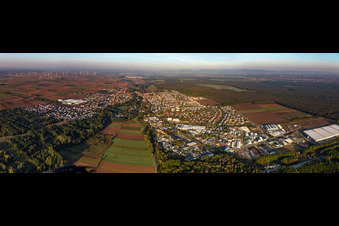Vue aérienne de Panorama - perspective de la zone urbaine avec la périphérie et le centre-ville à Bellheim dans le département Rhénanie-Palatinat, Allemagne