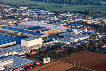 Vue aérienne de Parc industriel Interpark avec Tricor Packaging & Logistics AG, Prowell Papierverarbeitung GmbH à Offenbach an der Queich dans le département Rhénanie-Palatinat, Allemagne