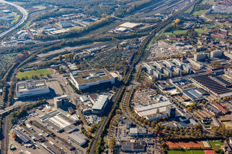 Vue aérienne de Magasins de meubles IKEA et XXXLutz à Gerwigstr à le quartier Rintheim in Karlsruhe dans le département Bade-Wurtemberg, Allemagne