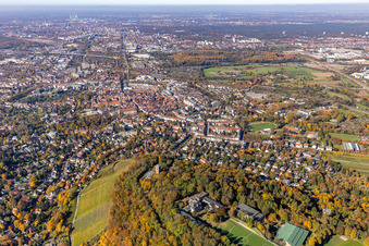 Quartier Durlach in Karlsruhe dans le département Bade-Wurtemberg, Allemagne du point de vue du drone