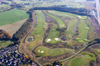 Terrain du parcours de golf Golfpark Karlsruhe GOLF absolu à le quartier Hohenwettersbach in Karlsruhe dans le département Bade-Wurtemberg, Allemagne d'en haut