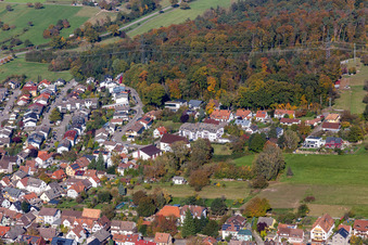 Vue aérienne de Rue Wilhelm-Roether à le quartier Langensteinbach in Karlsbad dans le département Bade-Wurtemberg, Allemagne