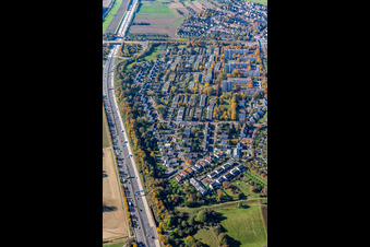 Vue aérienne de Le long de l'autoroute A5 à le quartier Rüppurr in Karlsruhe dans le département Bade-Wurtemberg, Allemagne