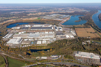 Vue aérienne de Usine Daimler AG Mercedes-Benz Wörth à le quartier Maximiliansau in Wörth am Rhein dans le département Rhénanie-Palatinat, Allemagne