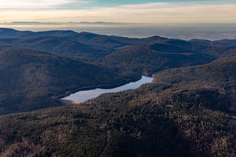 Vue aérienne de Barrage de Schwarzenbach à Forbach dans le département Bade-Wurtemberg, Allemagne