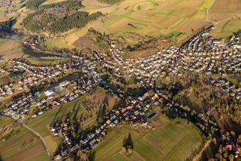Vue aérienne de Vue de Dor depuis le nord-ouest à le quartier Winzeln in Fluorn-Winzeln dans le département Bade-Wurtemberg, Allemagne