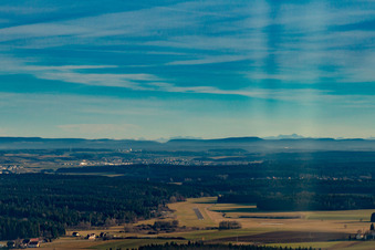 Vue aérienne de Aéroport Winzeln-Schramberg à le quartier Winzeln in Fluorn-Winzeln dans le département Bade-Wurtemberg, Allemagne